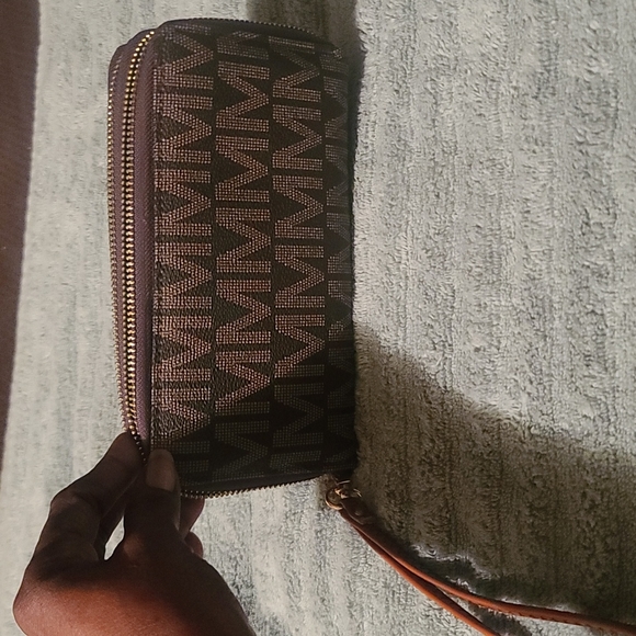 Wristlet - Picture 2 of 4